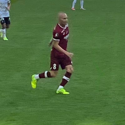 iniestanextpush's profile picture. 17歳のイニエスタをカンプノウで観てから大好きです。背番号24のユニをカンプノウで購入したが店員さんもイニエスタを知らなかった笑。今は、日本で見れる幸せを感じてます✌️イニエスタロストに向けての心の準備中。サッカーメイン垢です。無言フォロー失礼します。