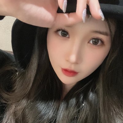 Being beautiful is an advantage, and living beautifully is a skill. Not confused, not attached, have self-esteem, independence is the greatest beauty of a girl