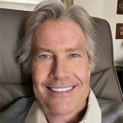 philp16's profile picture. Observateur politique, artistique, économique.