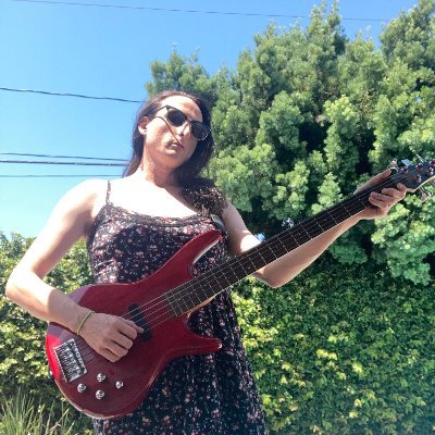 35, screen/playwright, sci-fi & horror author, bassist, white bi genderqueer transgender woman. 🚩🏴she/they🏳️🌈 🏳️⚧️https://t.co/6EMiy43Wk9