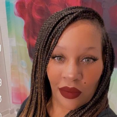 Content Creator, Product Reviewer  & Influencer ❤️ 👶🏽 💇🏽‍♀️ 💅🏽 💄 🧑🏽‍🍳  #fibrowarrior #fibrosucks #explore #selflove #mentalhealthmatters💚