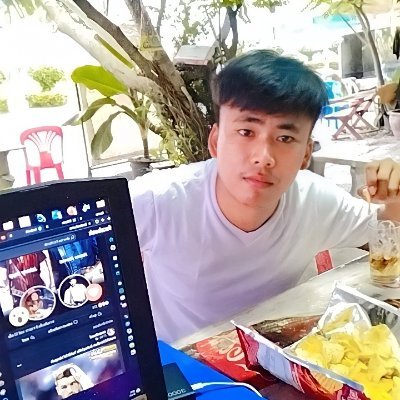 เป็นคนไม่มีประวัติ -_-