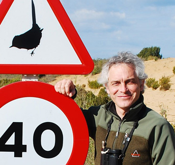 Evolutionary biologist at the National Museum of Natural Sciences (MNCN-CSIC), in Madrid, Spain. #biodiversity #biogeography #speciation #islands #birds