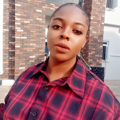 Joyce18943209's profile picture. 