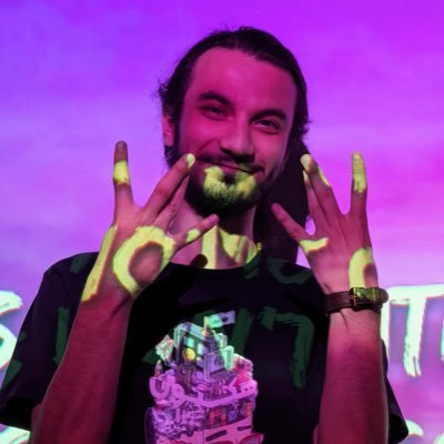 Omid_eD's profile picture. نمی‌دونم.