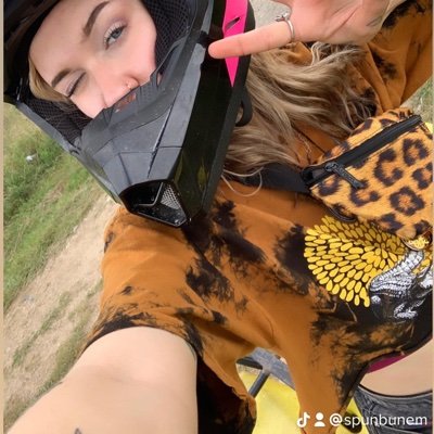 artist, music festival / event staffing, yoga, good eats, traveling, camwhore, flow art, nature&riding 🏳️🌈 #cyclopsarmy https://t.co/b9LCeV04S2 ig-festibunem