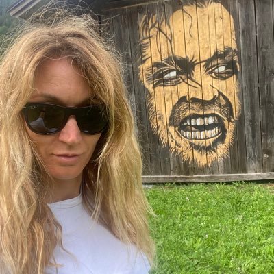 Desy79594201's profile picture. 