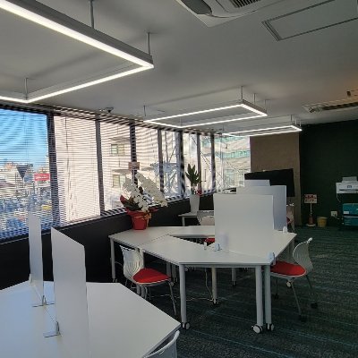 curioOfficeは、静岡県浜松駅南口から徒歩4分のシェアオフィス。
ドロップイン、会議室、ワーキングスペース/MTG、勉強としての利用が可能です。

▼公式HP
https://t.co/20tKKZ9GJA