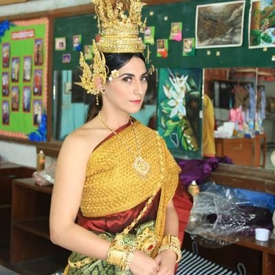 Kindergarten teacher in Thailand 👩‍🏫 
Mother of two👫  
live🌎 love💚 laugh 😂