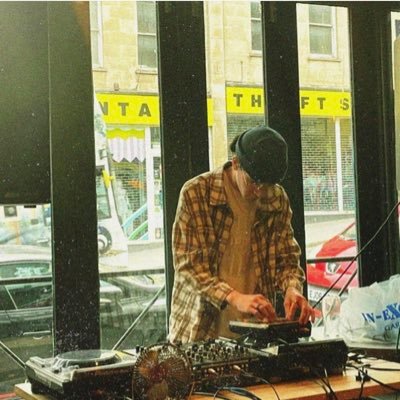 Bristol based LOFI Hip Hop producer, creating beats on samplers 🌻.                        https://t.co/jPdnKIsbkL