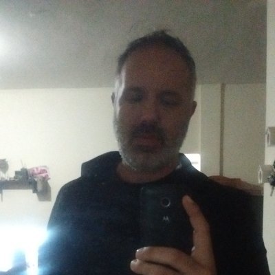 Ciudadano, libre pensador. Politica. Economia. Filosofia. Lector, amante del arte y de la vida. Luchemos por un mundo menos desigual.