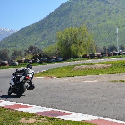 Biker de Cartón
Clase Media = al 99,9% del País
Critico del Doble Standar e Hipocresía de los Rancios Lobbys Victimistas que solo dividen y destruyen mi Nación!