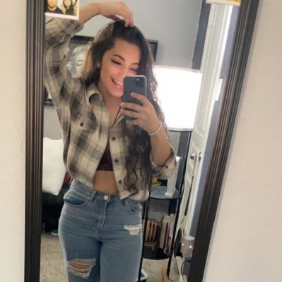 NaelynCastano's profile picture. life is a prize, to live don’t mean you’re alive🤔23, Cuban & Colombian 😈 Fort Worth 😎