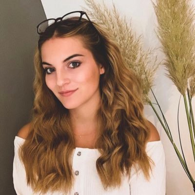 je me prénomme Carolina je suis célibataire sans enfants je suis ici pour discuter sans prise de tête 😎