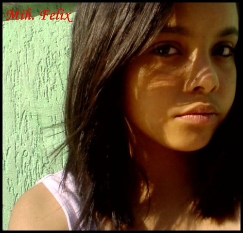 ♠)　Não me preocupo tanto assim com o que dizem de miim, 　　　　a única que me conhece como ninguém é eu mesma (: ㅤ