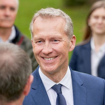 Député PS de la Mayenne. Ancien Ministre. Conseiller régional des Pays de la Loire