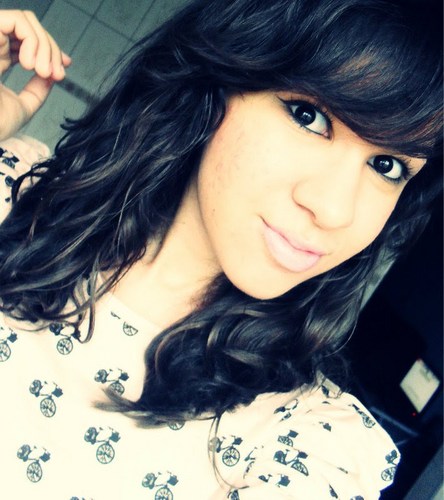 18 anos, Pisciana, Deus, Família, Internet, Amigos, irmã de @vivicavalcante_ e @raianepassos_ *-*'