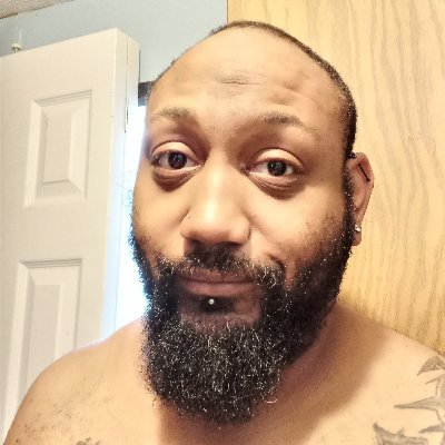 Born in Indianapolis, IN but live in Huntington with my 2 kids and my beautiful wife. Just living 9me day at a time.