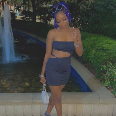 Kryzzie👑~ 📚 ~Respect is earned💯 ~AMOS: Mindlesskryzz12 🧸Lamar’s Mommy 🧸