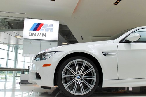 70-car rooftop parking, First BMW ///M showroom in Canada, two-storey showroom, 26 vehicle showroom, Drive through carwash, ///M Cafe, BMW lifestyle boutique