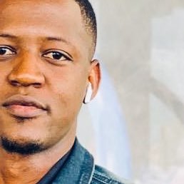 Fiscaliste ✍️ Ultra-Sènegalais 🇸🇳 celui qui me cherche n’a qu’ a s’en prendre à Sadio Mané,Sonko ou Youssou Ndour ✊ Cheikh A Tidiane ma lumière 🙏 MU FC🔴⚫️