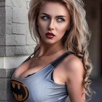 Julia48849938's profile picture. 