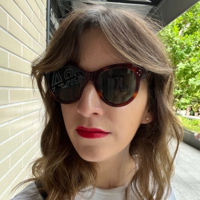 fr/it girl exiled in north london, still sipping pink gold lemonade 🌸