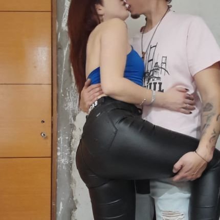 Soy Anto y mi novio Alex... yo de 24 y el de 32. Nos gusta mucho ver y ser vistos ❤️‍🔥🥵(cuenta manejada por ambos)