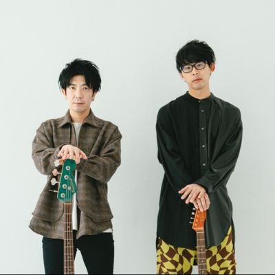 山陰発ロックバンドhommeの歌詞、情報を発信するアカウント
@homme_official ／ラジオ｢#耳の肴｣ @miminosakana ／Vo&Gt秋山紘希 @homme000 #ふらきん／ https://t.co/7LGkfXZLns／Ba島田匡祐 @mantury