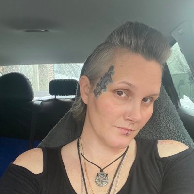 81VioletteLilly's profile picture.