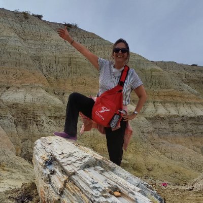 Comunicadora social. Especialista en edición de publicaciones y tecnologías de la información.