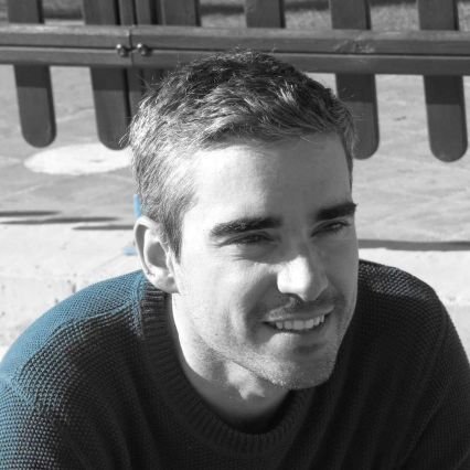Maestro de Primaria. Historia del Arte. Nadie dijo que esto fuera fácil. Me gusta vivir entre las palabras y oler los recuerdos.
Instagram: rayo_ocho