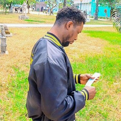 UNE DESTINÉE NE VEUT PAS PLUS QU'UNE AUTRE ,MAIS TOUT HOMME DOIT RESPECTER CELLE QU'IL PORTE EN LUI...ONE MAN 🚶 CAN CHANGE THE WORLD 🌍