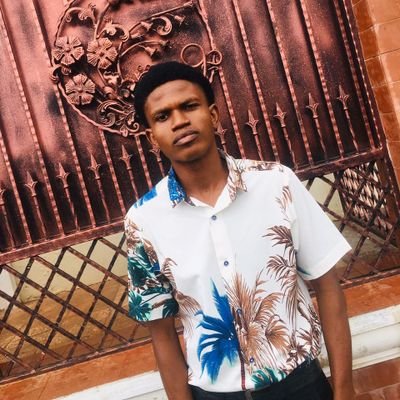 Biochemist📚||Cryptocurrency enthusiast💰||Fashion designer👔||Football lover⚽️