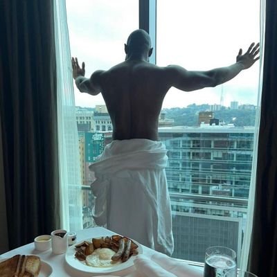 rOSXJ8NsVhcV4cE's profile picture. 神戸大学 経済B4