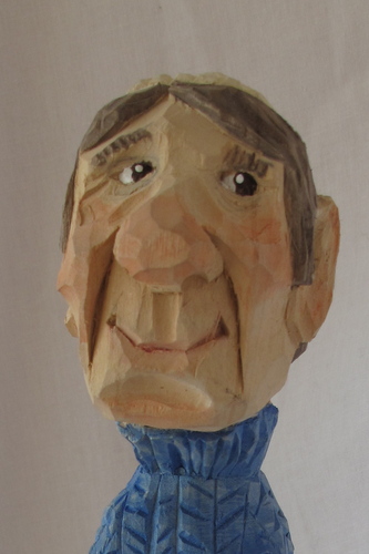 Enjoy caricature woodcarving in my retirement