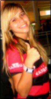 Ei  me segue? sigo de volta!// Pisciana,16 anos,DEUS, Família, Amigos, Flamengo,Coca-cola, Esmaltes, Música, Shopping... Enfim.. td isso se resume em mim *--*