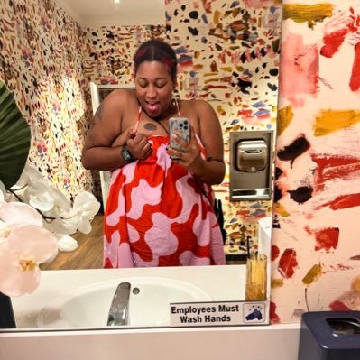 Susanfilipelli's profile picture. created this to consensually look at my coworkers nudes…might stay a while