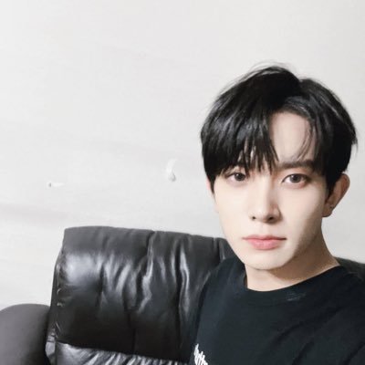 mondeja_trisha's profile picture. my polaroid love, hee.