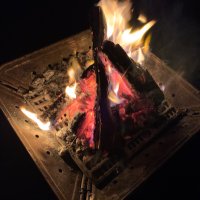 焚き火と薪と(@takibitomakito) 's Twitter Profile Photo