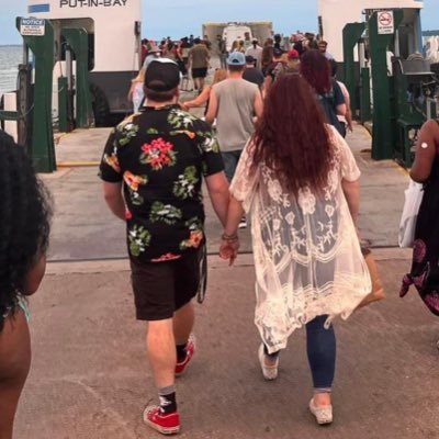 iJWolf4's profile picture. Class of 2017 graduate #Redlegs I will never let you fall, 🧡💚Hunter Wolf 💕💕💕❤️ twitch: iJWolf4