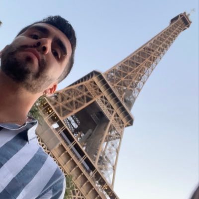 Ingeniero Administrador. Especialista en Marketing Digital. Magíster en Mercadeo. Emprendedor. Profesor. Empleador.