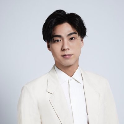俳優・小野塚勇人 OfficialTwitter。劇団EXILE。 30歳