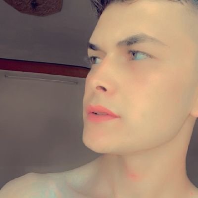 abbas91229651's profile picture. موقف واحد بس كافي انو يثبتلك منو وياك ومنو عليك 🙂🤌