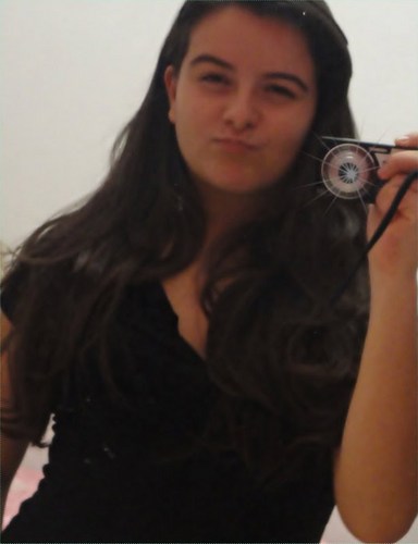 Sou como você me vê. Posso ser leve como uma brisa ou forte como uma ventania. Depende de quando e como você me vê passar ! =)