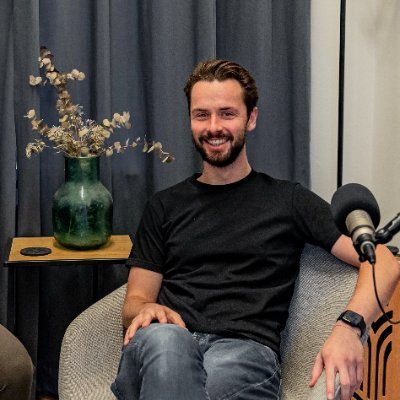 Co-Founder of AMBER by DEALCIRCLE | Co-Host of @allescoin_pod | Co-Author of Ohne Aktien Wird Schwer