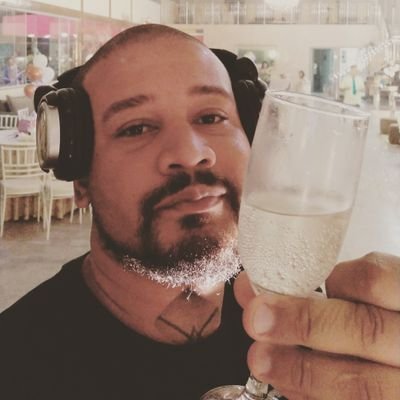 Christi80233184's profile picture. Somos o que somos... Somos o que somos... 
Cores e valores... Cores e valores...