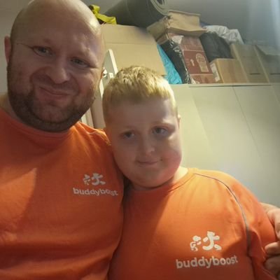 🇬🇧 All activity on here is my own not my works👍 my son and i enjoy gaming, fortnite, roblox and among us takes half my day and pay sometimes😂 Lets Tweet😋