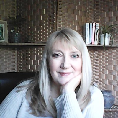 I’m Sharon, a Life Coach, Holistic Counsellor and a Meditation Practitioner, who works with women who are looking to take their lives to another level.