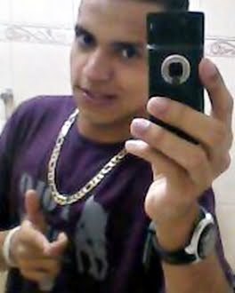 Canceriano, 16 anos, sonhador, batalhador e brincalhão.http://t.co/PDGUEMXm15